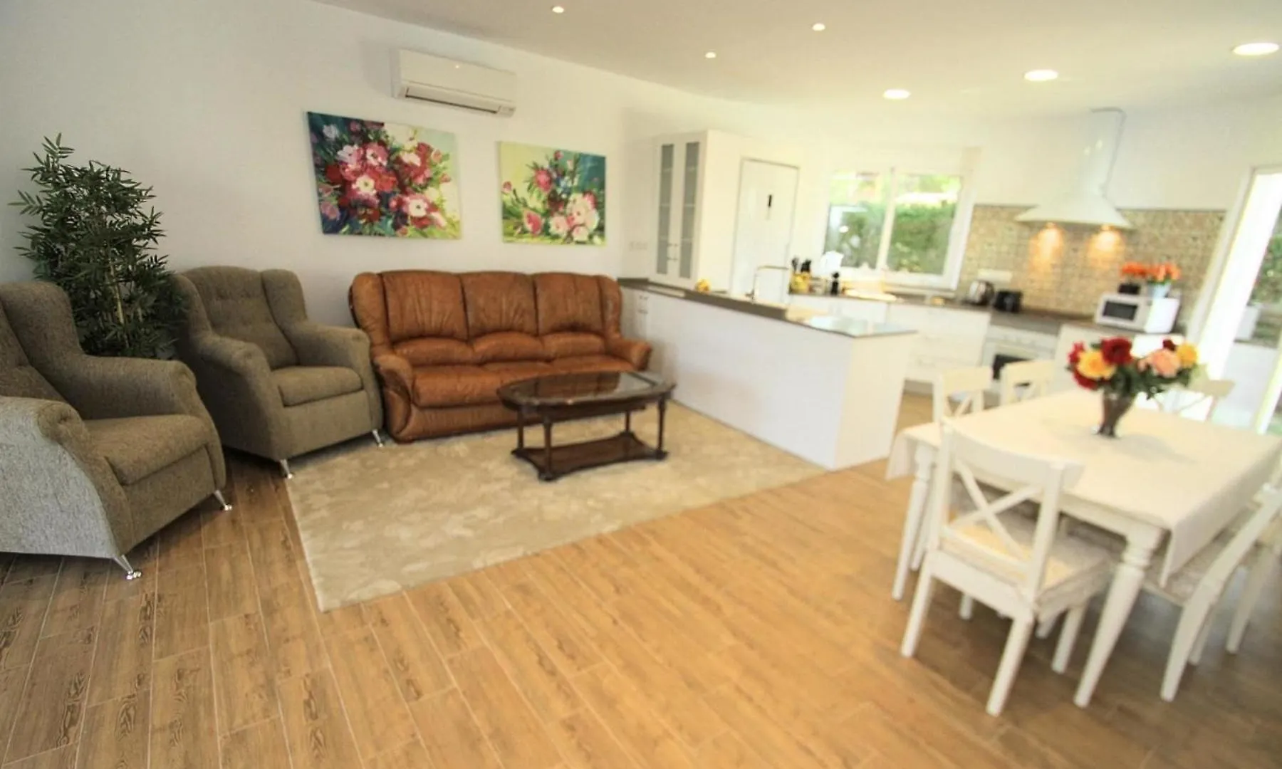Ferienhaus Mit Privatpool Fuer 8 Personen Ca 129 Qm In Miami Platja, Costa Dorada Miami Playa Holiday home